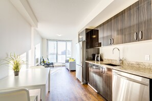 Room - Suite Digs N3 (Calgary)