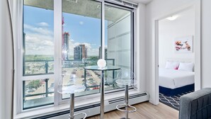 Classic Condo, 2 Bedrooms - Suite Digs N3 (Calgary)