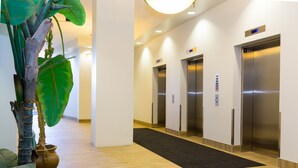 Unclassified image, 5 of 21, button - Suite Digs Riverfront (Calgary)