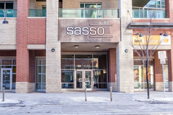 Front of property - Suite Digs Sasso (Calgary)