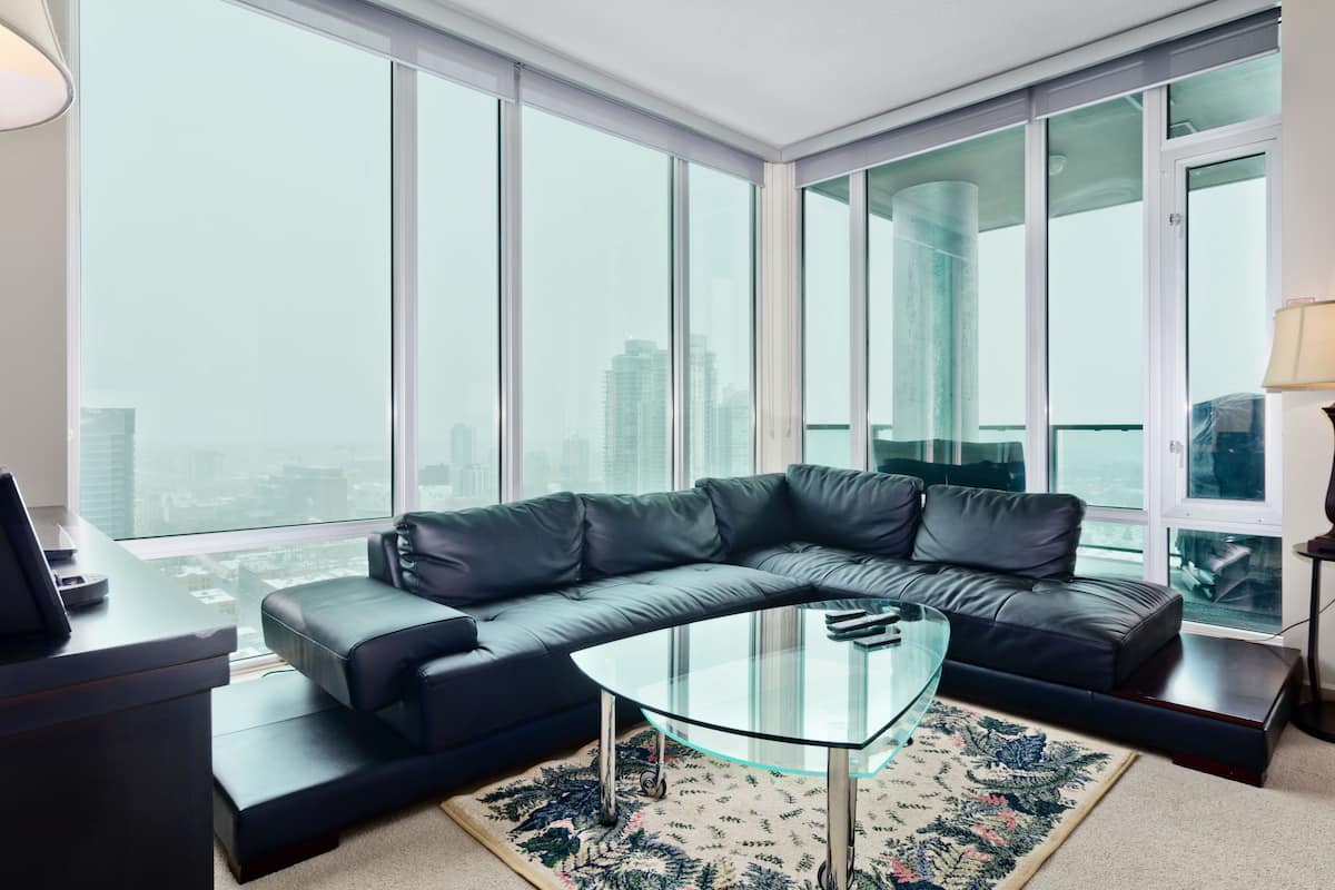 Suite, 2 Katil Ratu (Queen) | 1 bilik tidur, seterika/papan seterika, Wi-fi percuma
