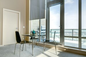 1 habitación, tabla de planchar con plancha y wifi gratis 