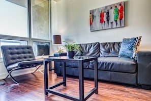 Executive Suite, 1 Queen Bed | 1 bedroom, iron/ironing board, free WiFi, wheelchair access - Suite Digs Waterfront (Calgary)