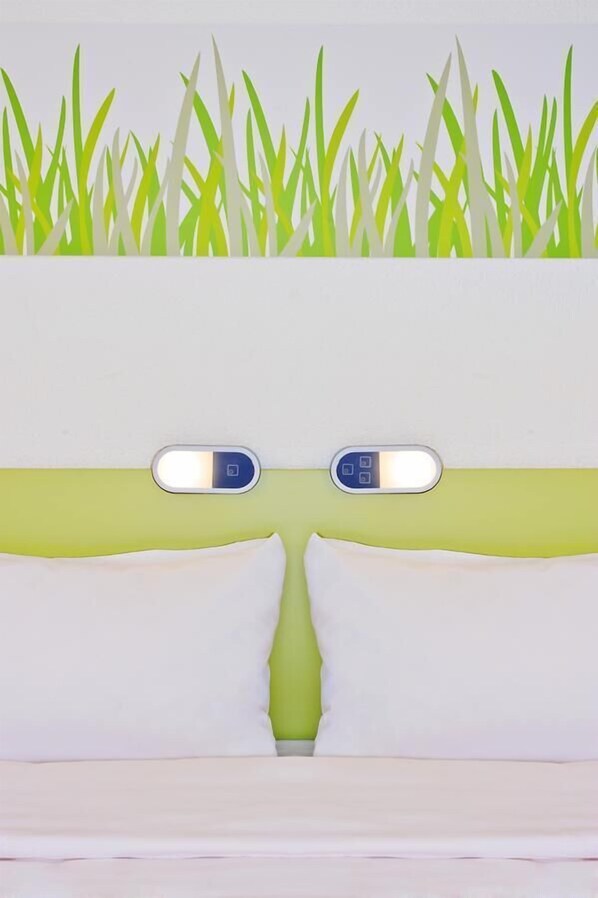 واي فاي مجانًا وملاءات أسرّة