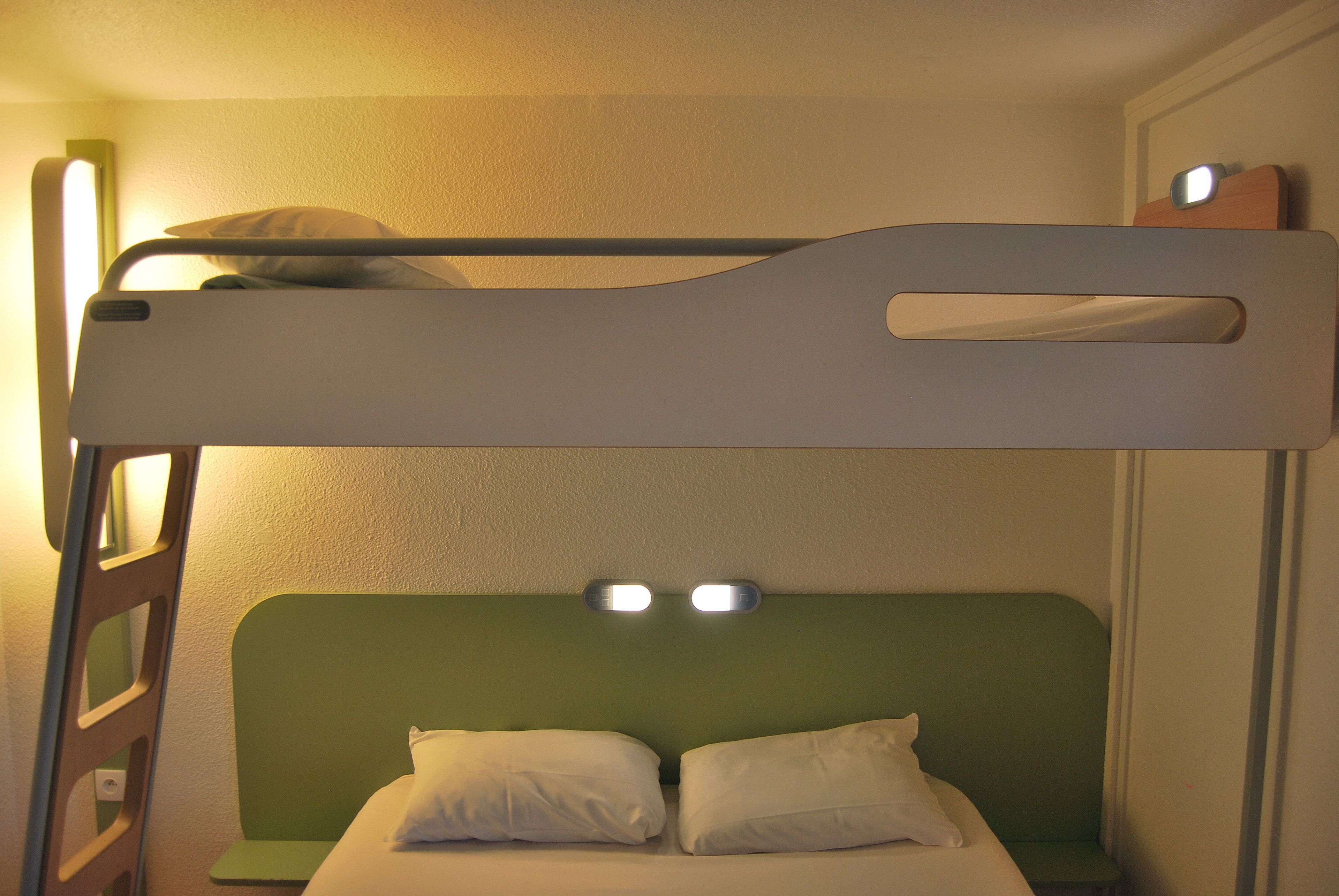 Habitación triple, varias camas