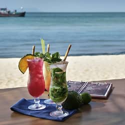 3 Bars/Lounges, Poolbar, Strandbar