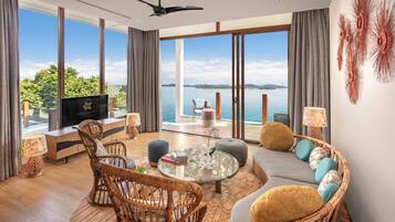 Villa, 3 habitaciones (Eden Retreat - Spa Inclusive) | Área de sala de estar | Smart TV de 55 pulgadas con canales digitales y chimenea