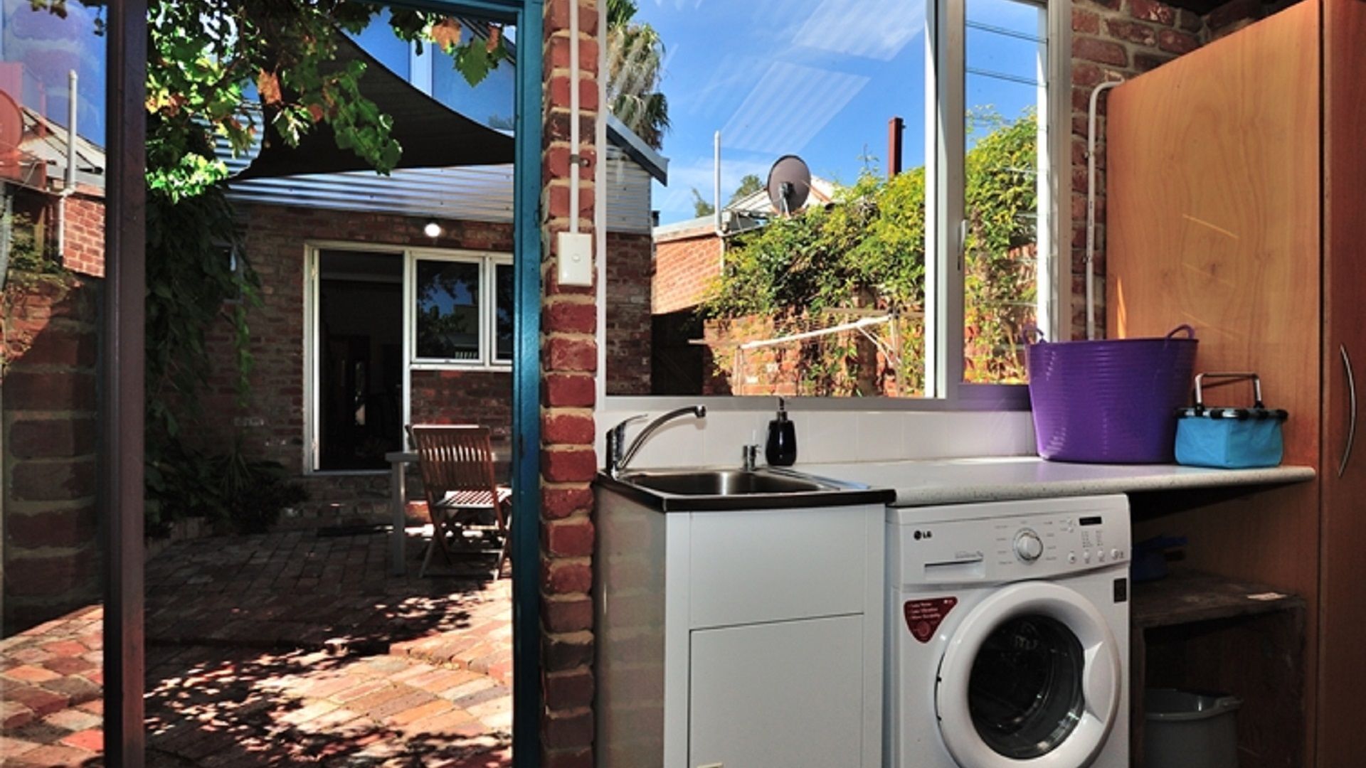 Historic 2 bedroom South Fremantle cottage — image 6
