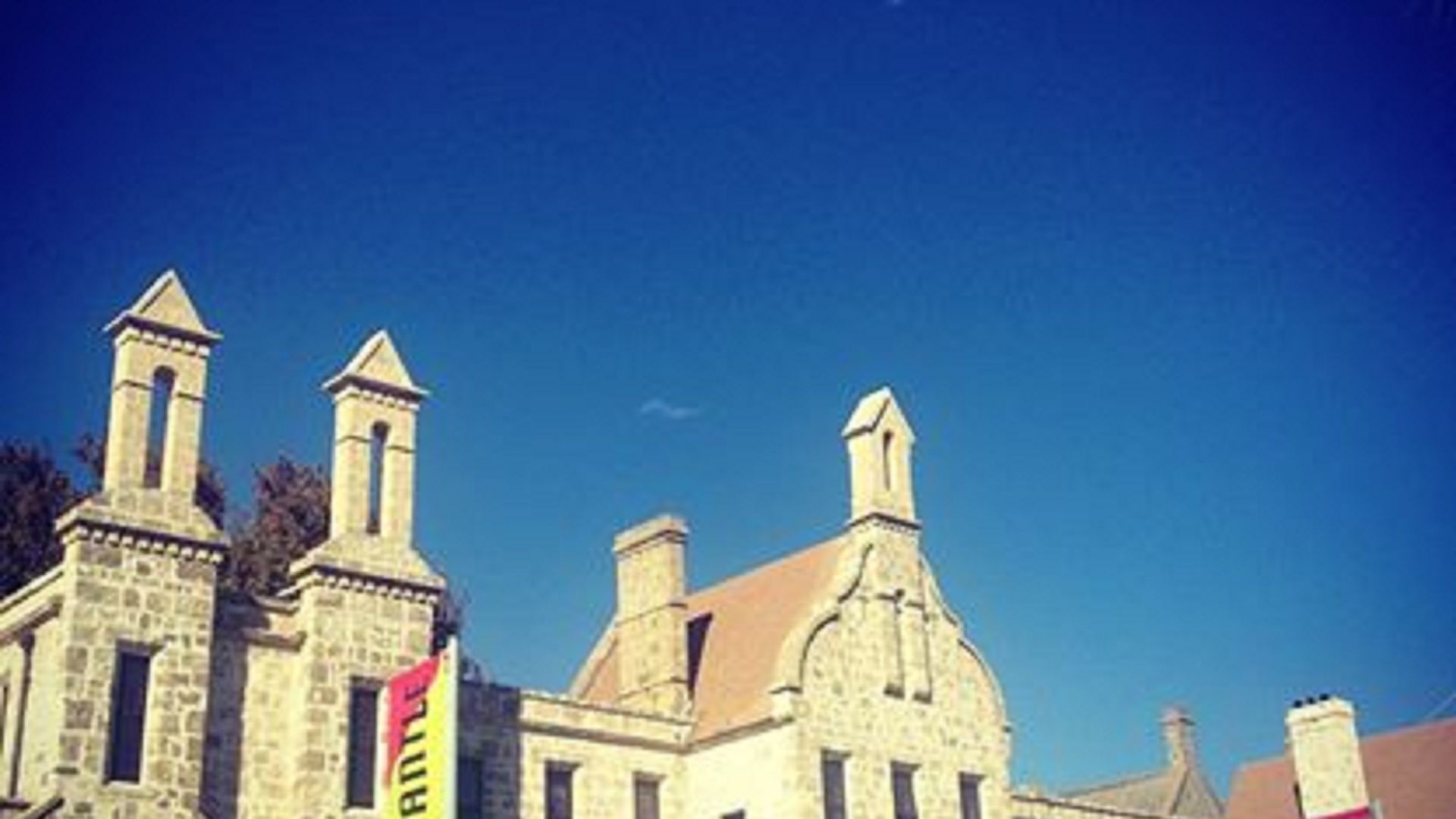 Historic 2 bedroom South Fremantle cottage — image 20