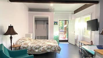 1 habitación, escritorio, tabla de planchar con plancha y wifi gratis