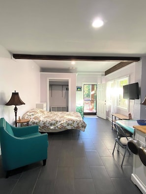 1 Schlafzimmer, Schreibtisch, Bügeleisen/Bügelbrett, kostenloses WLAN