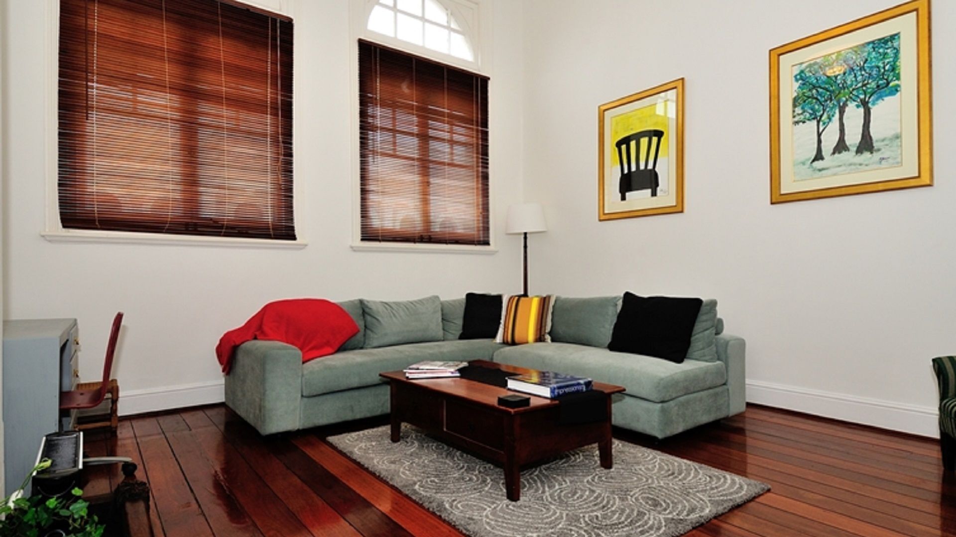 Large historic inner city Fremantle apartment