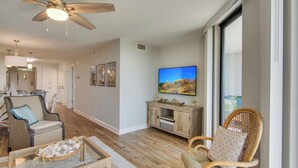Living area - 208 B Shipwatch by AvantStay | Ocean Views | Close to Beach | Community Pool! (Isle Of Palms)