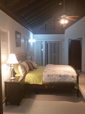 3 dormitorios, escritorio, tabla de planchar con plancha y wifi gratis