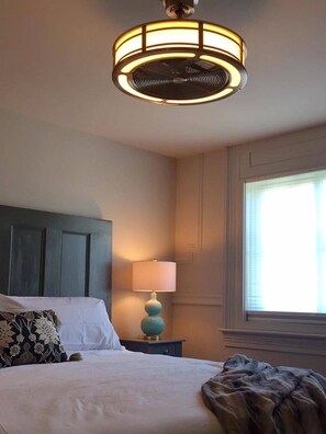 5 bedrooms, desk, iron/ironing board, free WiFi
