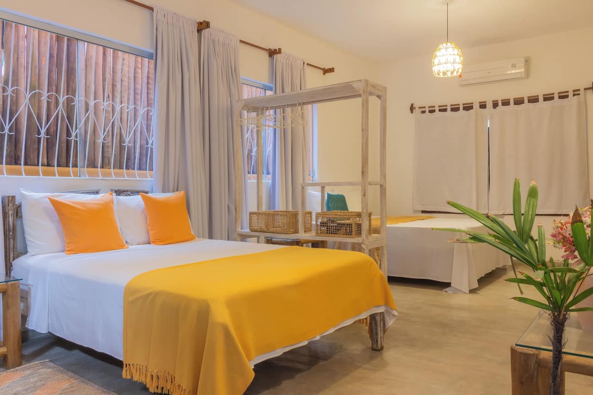 Quarto quádruplo família | Cortinas blackout, ferros/tábuas de passar roupa, Wi-Fi de cortesia