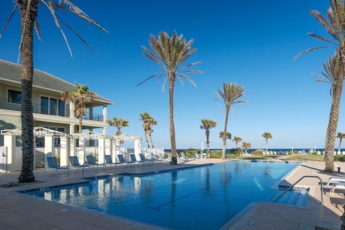 Family-Friendly 3BR at Cinnamon Beach, Steps to Beach, Resort Pools & Hot Tub