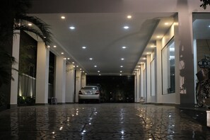 Property grounds - MALIS EXCLUSIVE SERVICED APARTMENT IN PHNOM PENH (Phnom Penh)