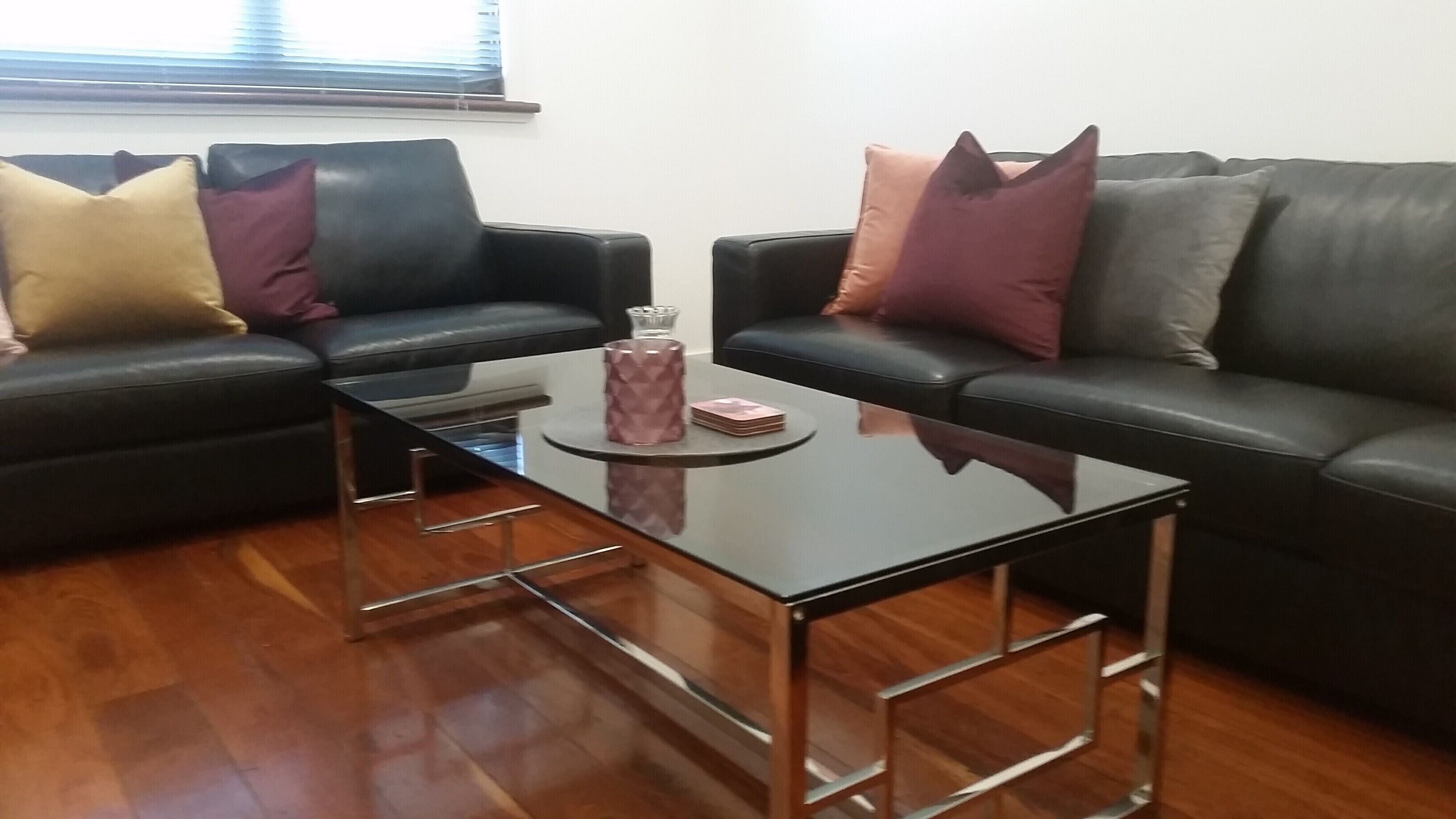 3 bedroom family friendly spacious home with parking and WIFI — image 5