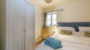 2 chambres, fer et planche à repasser, lit parapluie, Wi-Fi gratuit