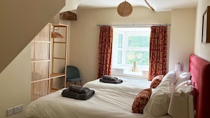2 chambres, fer et planche à repasser, lit parapluie, Wi-Fi gratuit