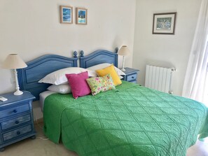3 bedrooms, iron/ironing board, WiFi, bed sheets - 3. PM 53D , Parque Marbella 53D Central Near Beach (Marbella)