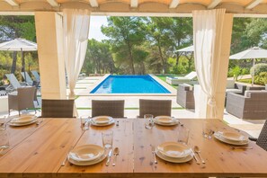 Outdoor dining - VILLA PINS - Villa with private pool in Portocolom. Free WiFi (Portocolom)
