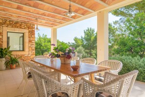 Outdoor dining - VILLA PINS - Villa with private pool in Portocolom. Free WiFi (Portocolom)
