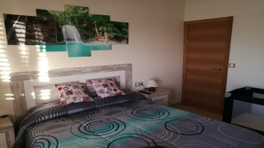 3 Schlafzimmer, Bügeleisen/Bügelbrett, WLAN, Bettwäsche