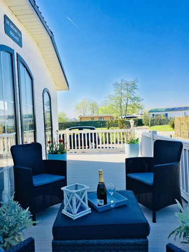 The dream of Zeeland. Beautiful chalet on the beach.