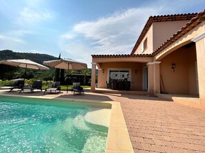 Pool - Villa in Plan-de-la-Tour with Pool & Vineyard Views (Le Plan-De-La-Tour)