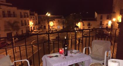 Casa Plaza Baja - 100 year old, character property in Álora