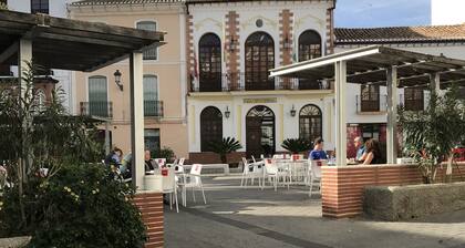 Casa Plaza Baja - 100 year old, character property in Álora