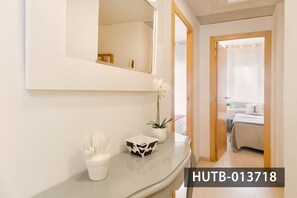 3 室のベッドルーム、アイロン / アイロン台、WiFi、ベッドシーツ