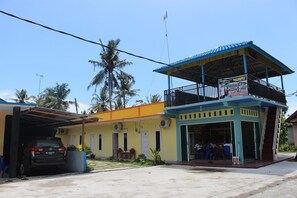 Fachada de la propiedad