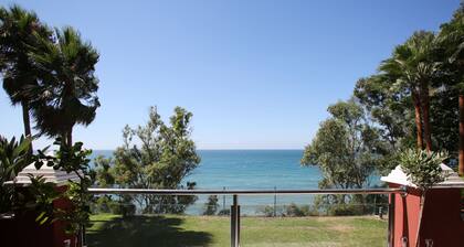 Apartamento de lujo en primera línea de 2 dormitorios con magníficas vistas al mar