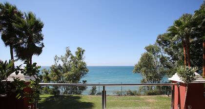 Appartement de 2 chambres à la première ligne de luxe avec vue magnifique sur la mer