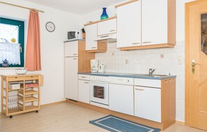 Kühlschrank, Herdplatte, Geschirrspüler