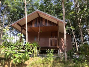 Wood house | Rollaway beds, free WiFi