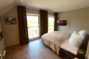 3 habitaciones, caja de seguridad en la habitación y escritorio 