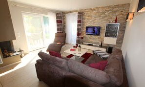 Télévision, cheminée