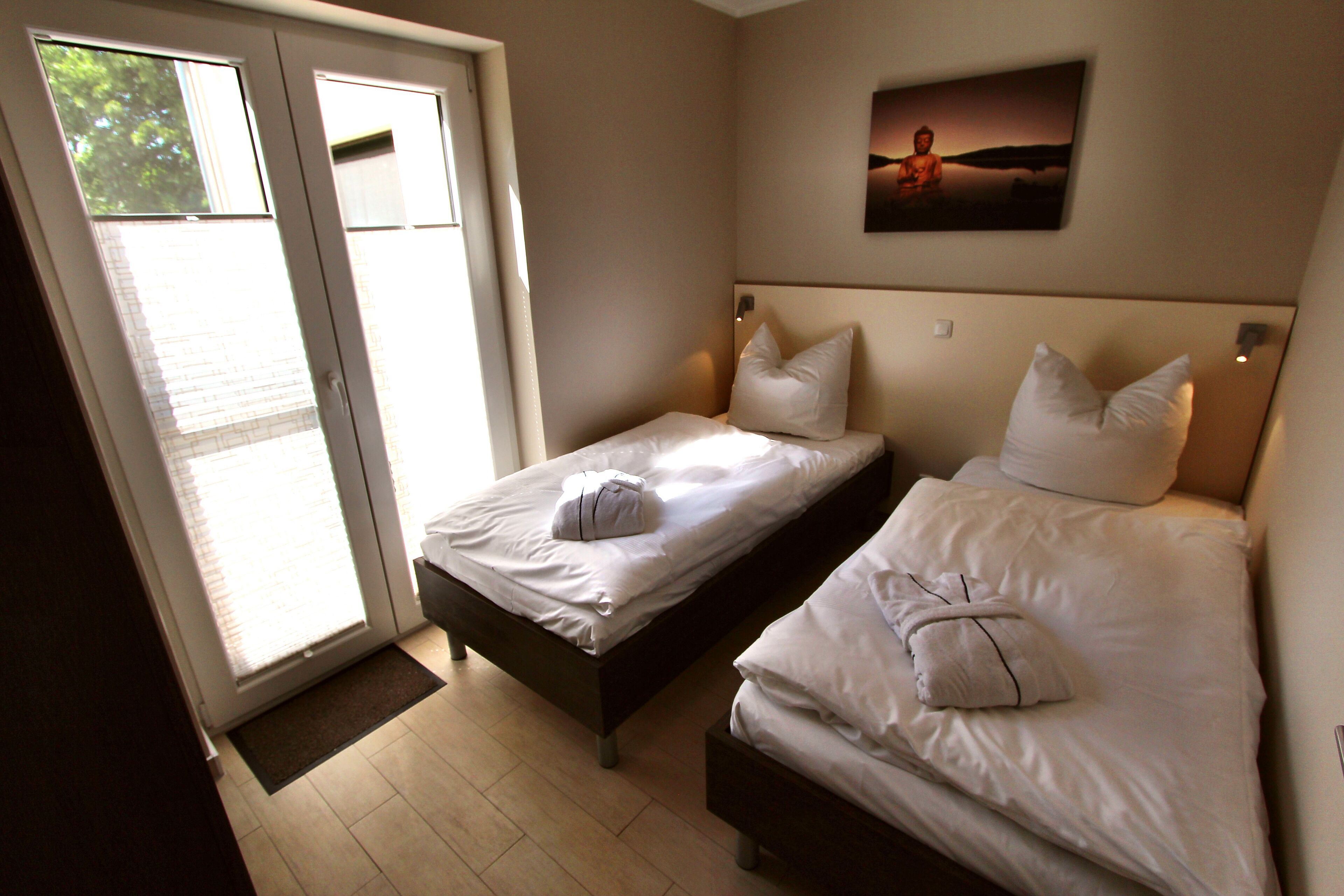 3 bedrooms, in-room safe, travel crib, WiFi