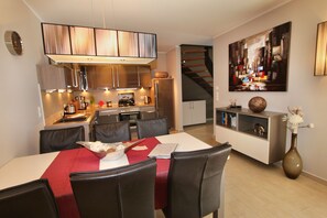 Réfrigérateur, micro-ondes, four, lave-vaisselle