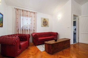 TV, fireplace, DVD player, stereo