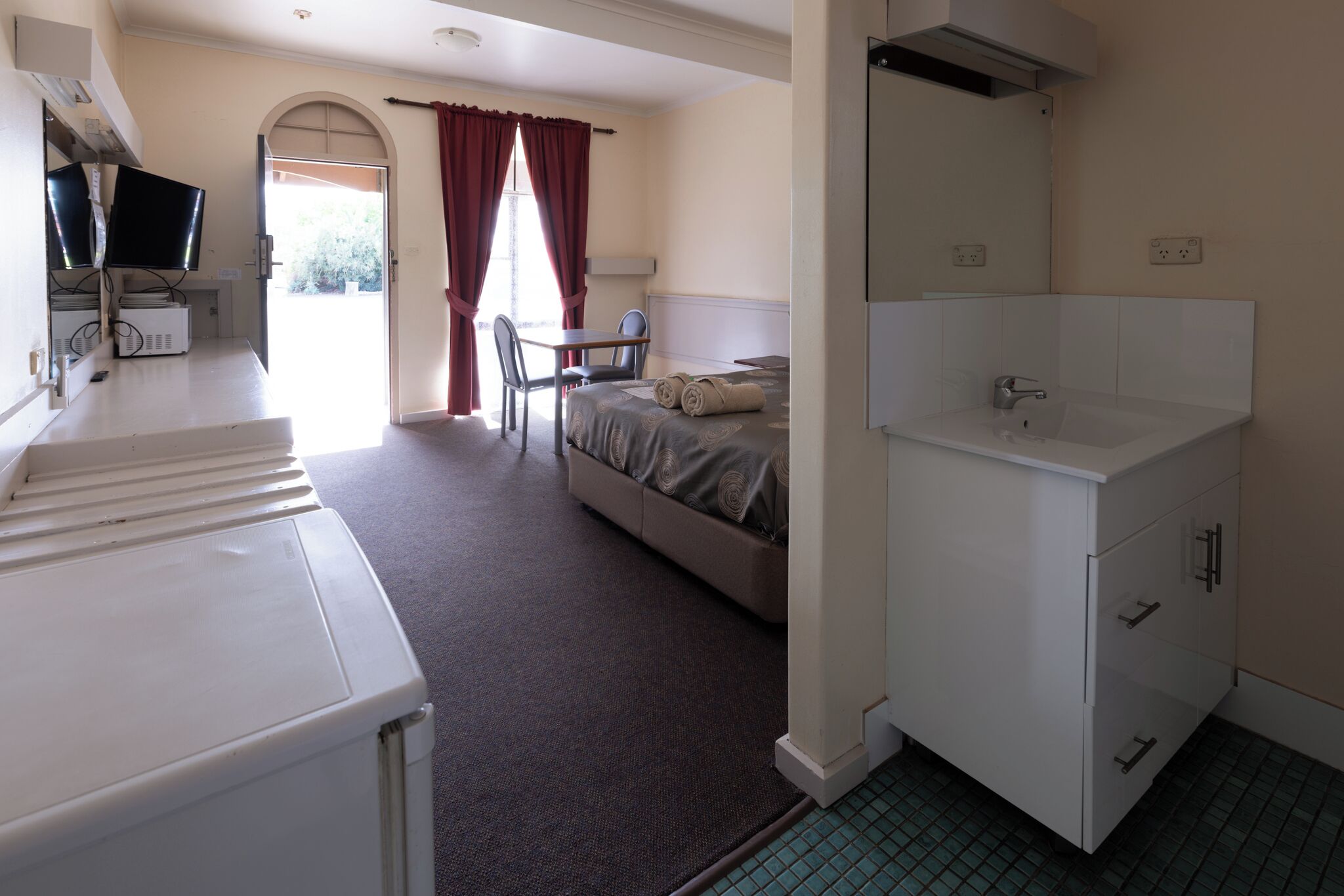1 bedroom, desk, iron/ironing board, free WiFi