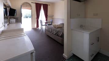 1 bedroom, desk, iron/ironing board, free WiFi