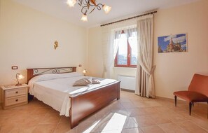 4 chambres, lit parapluie, Wi-Fi gratuit, draps fournis