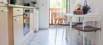 2 room apartment, kitchen, bathroom, balcony, cable TV, wireless internet, quiet - near city center