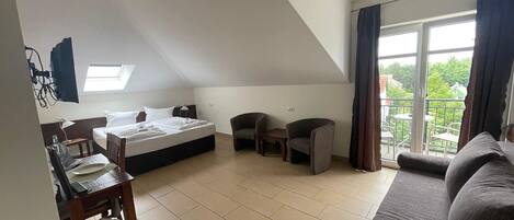 1 bedroom, in-room safe, desk, WiFi