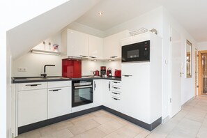 Réfrigérateur, micro-ondes, four, lave-vaisselle